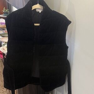 XiRENA Black Quilted Velvet Puffer Vest